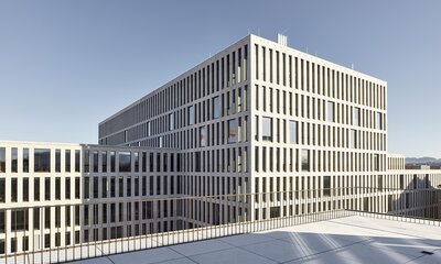 Von Balkon Aussicht auf das Verwaltungszentrum Guisanplatz, Bern: Oberflächen behandelt mit Pulverlacke der IGP | © IGP Pulvertechnik AG